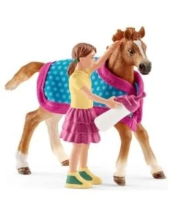 Schleich Horses 42361 - Veulen Met Deken & Meisje Met Drinkfles