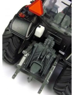 Universal Hobbies 4211 - Valtra Small N103 - Helder Rood 1:32 -Speelgoed Verkoop universal hobbies universal hobbies 4211 valtra sm 4