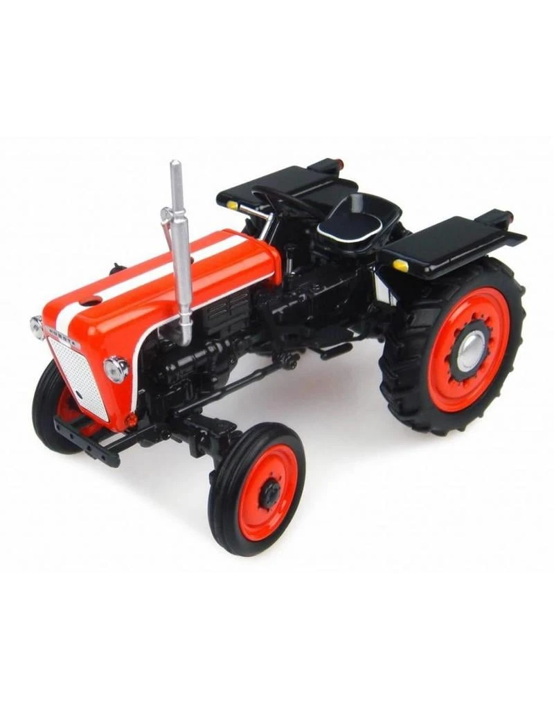 Universal Hobbies 4898 - Kubota T15 (1960) 1:32 3 Universal Hobbies 4898 - Kubota T15 (1960) 1:32
